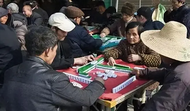 除了性生活，就是打麻将！2000多县城普通人的生活现状只能这样？