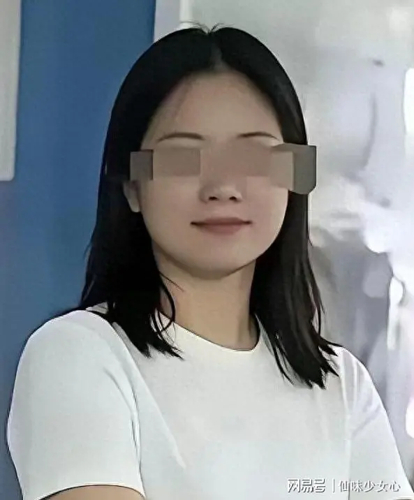 通报停职还没完!霸占车位彭某再迎三大噩耗,遴选成绩被扒底朝天