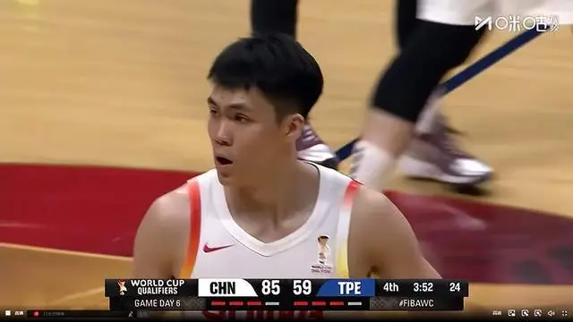 男篮赢球他最失意!前3节0分+3犯+3不沾,杨毅:他在场拉不开空间