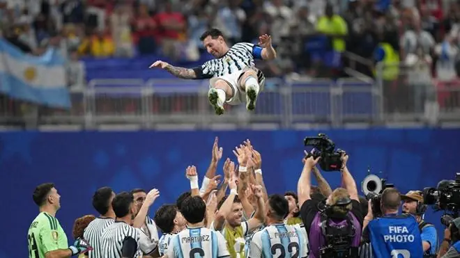 冠军之心!阿根廷13分钟连入三球,3-2惊天逆转埃及挺进八强