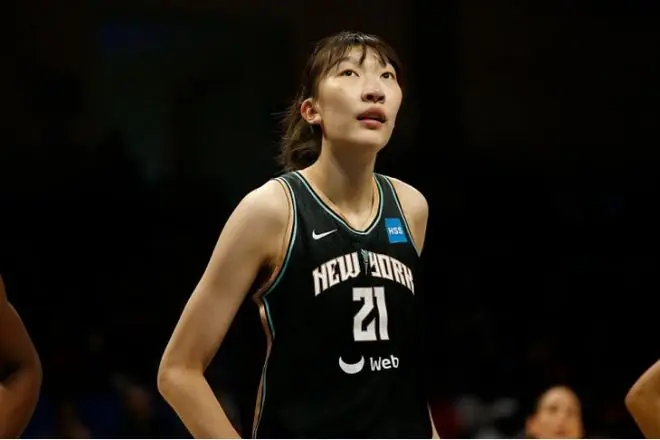 韩旭未登场躺冠!自由人力克王牌夺冠 历史首支WNBA总裁杯双冠王