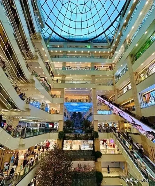 严总出事才三天，西安赛格再迎3个坏消息，这下事闹大了