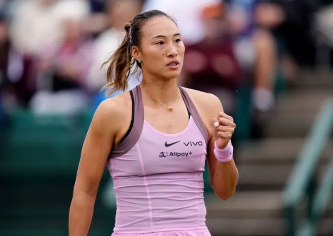 开门红!郑钦文2-0连赢七局横扫6号种子马内罗 晋级雅典站16强