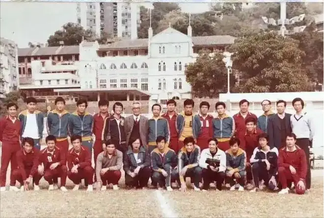 1976年第18届亚青赛，15队争雄国青止步前8，伊朗朝鲜并列第一