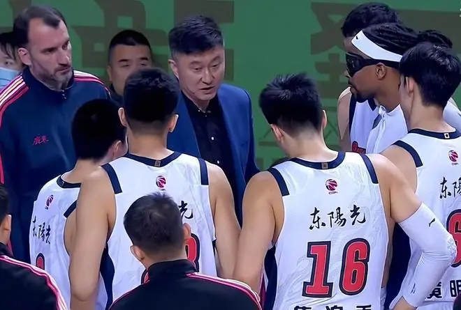杜锋将离任,广东换帅三大热门出炉,谁能拯救球队?
