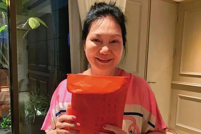 S妈回应大S遗产卡余额不足42万,称女儿养孩子和打官司花光了