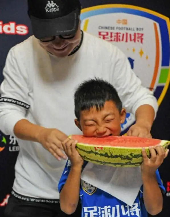 千万赞助款刚到位,董路第一件事:拿一百万分给月薪三千的老兄弟