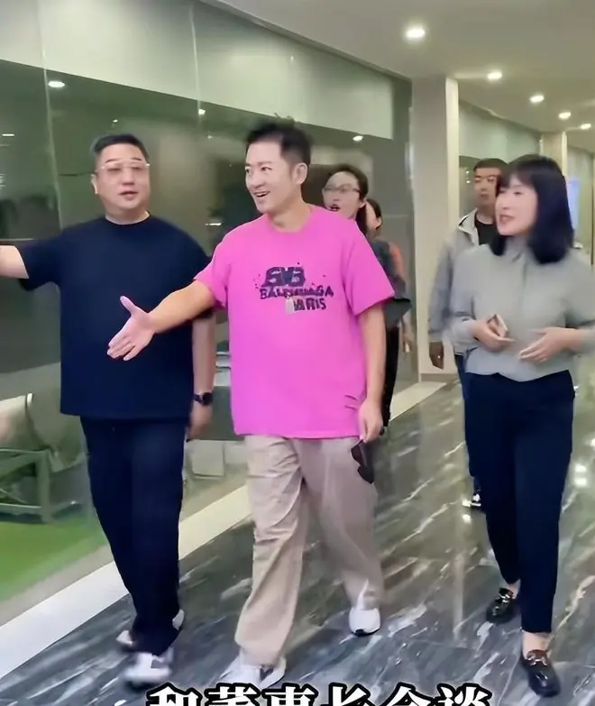 53岁任泉近况曝光!被曝与黄绮雯隐婚17年,身价几十亿成人生赢家