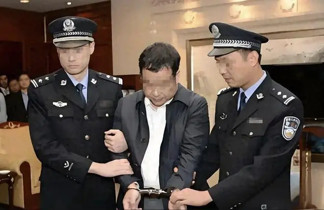 不打垮中国不罢休？内鬼身份曝光让人意想不到！还好结局大快人心