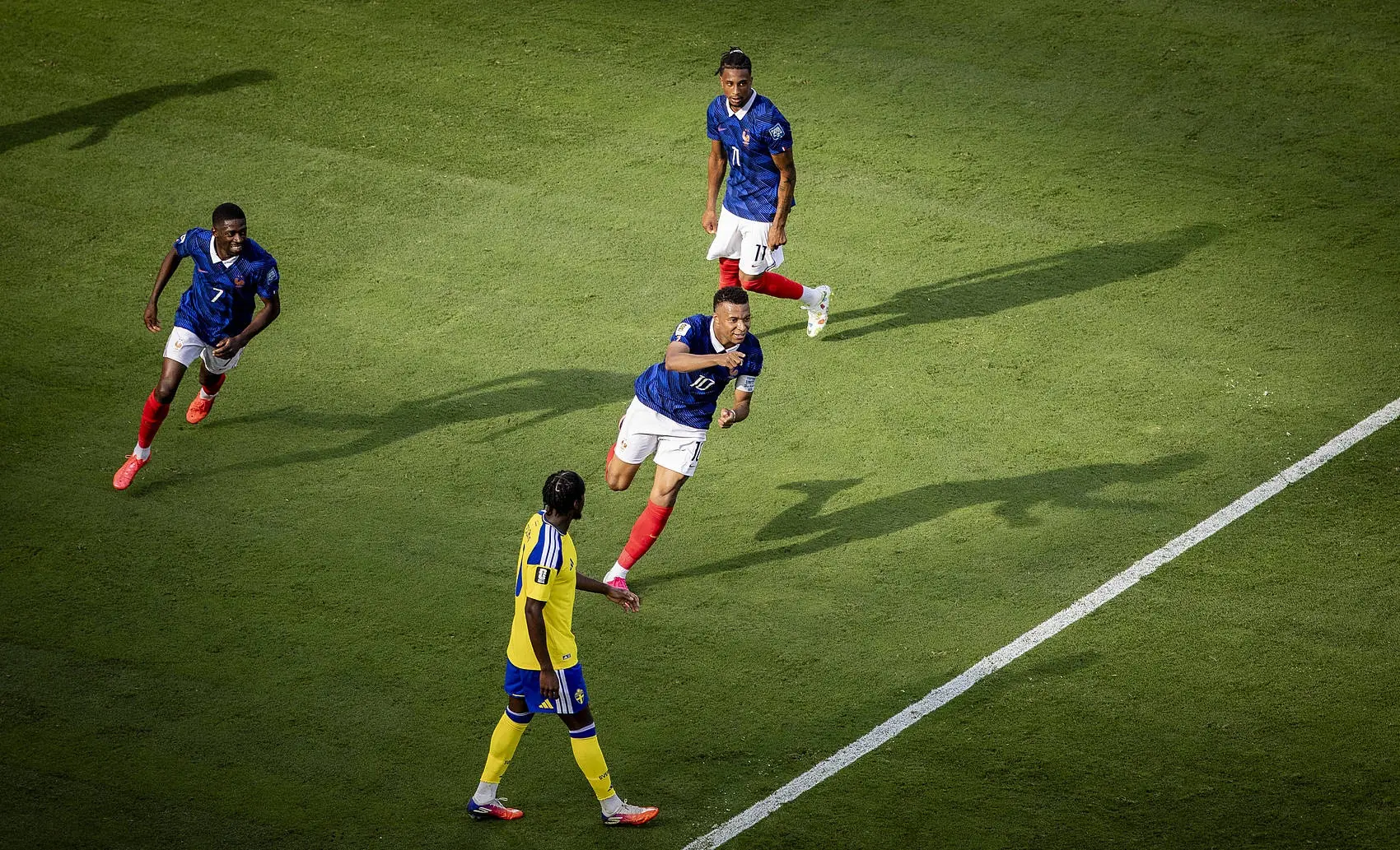 亿元先生11人进世界杯4强！法国5人 姆巴佩争金靴 贝林淘汰赛超神