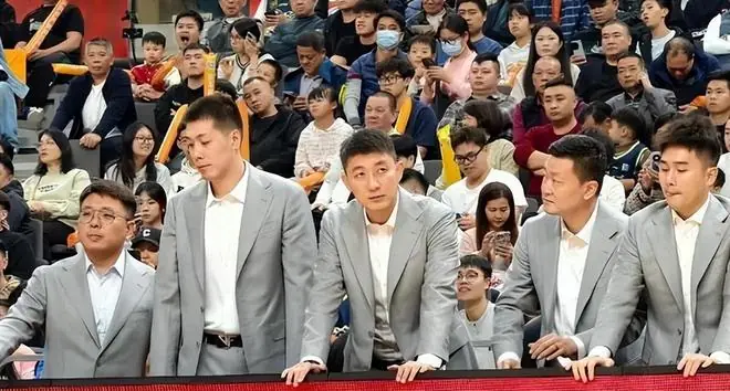 宏远教学赛大比分获胜！带队主教练亮相，新上一队的球员也基本确定