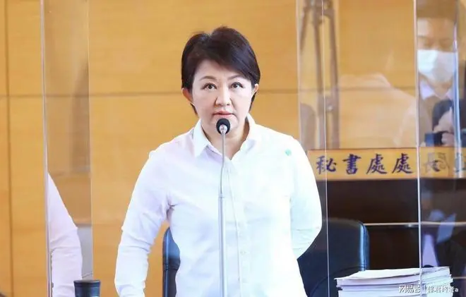 卢秀燕郑丽文两败俱伤！蓝营新太阳却已经出现，韩国瑜将成关键