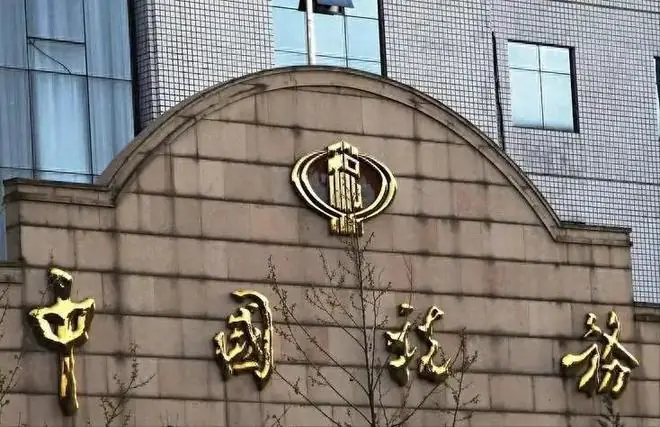 动真格了！税务总局下达铁令：所有加油站，加完油必须就得开发票