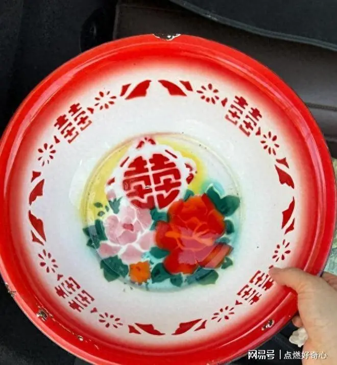 红极一时的“搪瓷盆”为啥被淘汰了？看过这些原因，你就不奇怪了