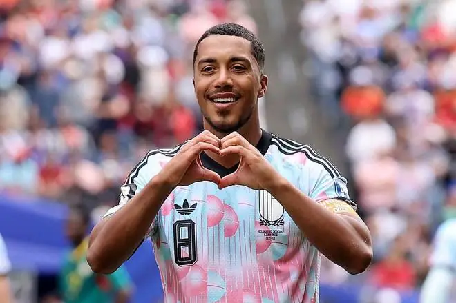 FIFA解禁巴洛贡惹众怒，比利时四球大胜成世界宠儿