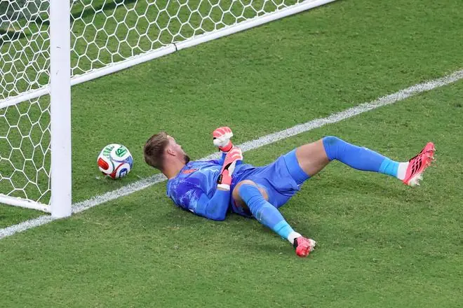 世界杯最混乱点球大战:门将自摆乌龙,5罚不中