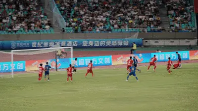 杨帅进球